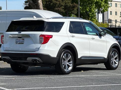 Certified 2020 Ford Explorer Platinum w/ Premium Technology Package AWD/4WD image 4