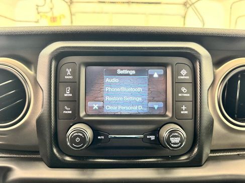 Used 2019 Jeep Wrangler Unlimited Sport AWD/4WD image 29