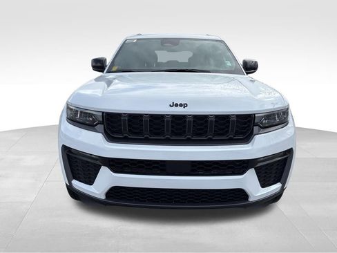 New 2026 Jeep Grand Cherokee Limited AWD/4WD image 2
