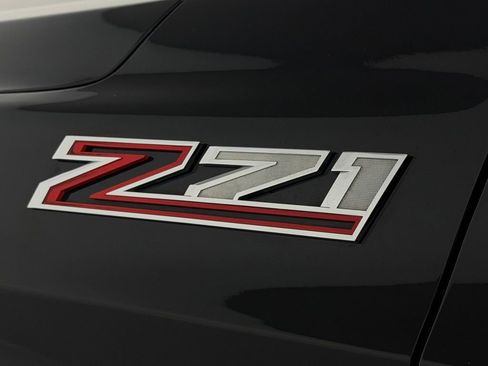 Used 2024 Chevrolet Suburban Z71 w/ Luxury Package image 13