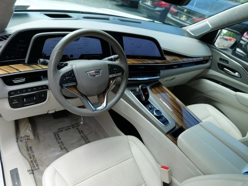 Used 2021 Cadillac Escalade Sport Platinum AWD/4WD image 14