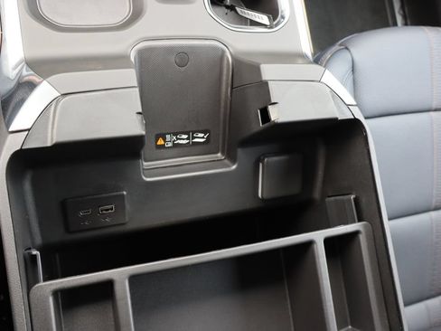 New 2026 Chevrolet Silverado 1500 High Country w/ Technology Package AWD/4WD image 15