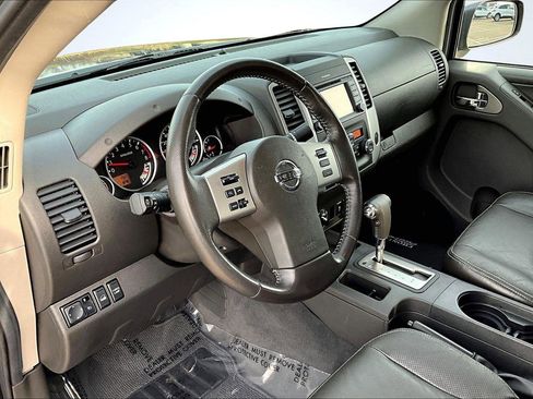 Used 2019 Nissan Frontier PRO-4X image 14