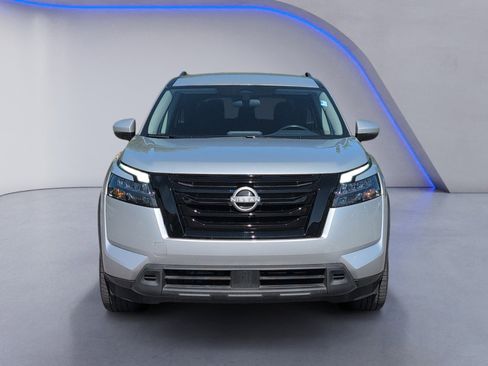 Used 2024 Nissan Pathfinder SV FWD image 9