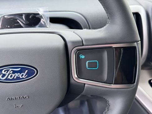 New 2026 Ford Expedition Active image 17