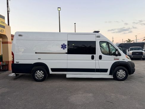 Used 2022 RAM ProMaster 3500 w/ Premium Appearance Group image 8