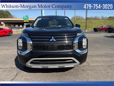 Used 2024 Mitsubishi Outlander FWD image 2