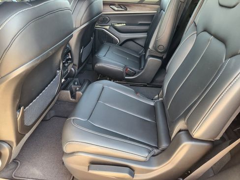 New 2026 Jeep Grand Cherokee L Limited image 23