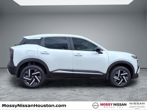 New 2026 Nissan Kicks SV image 8