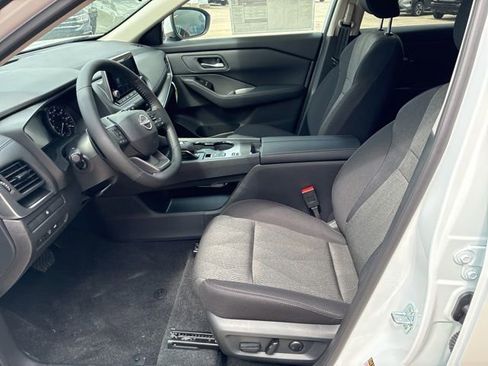 New 2026 Nissan Rogue SV FWD image 9