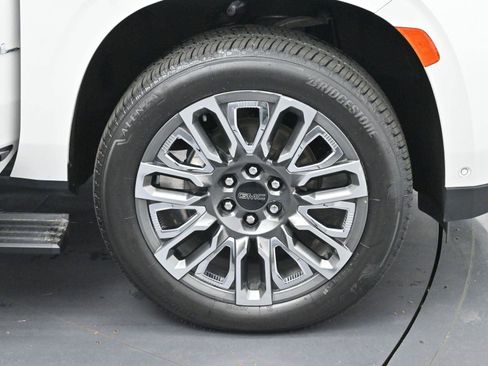 Used 2024 GMC Yukon XL Denali Ultimate image 42