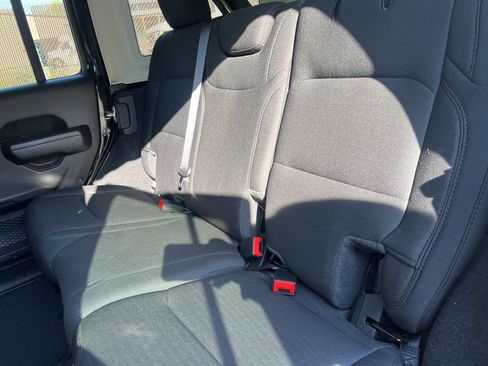 Used 2021 Jeep Wrangler Unlimited Sport image 15