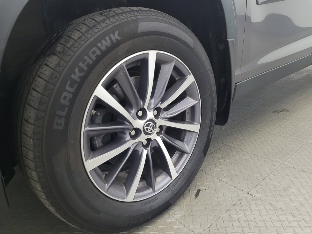 Used 2019 Toyota Highlander XLE w/ Protection Package #3 AWD/4WD image 31