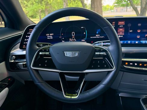 Used 2024 Cadillac Lyriq Sport RWD image 46