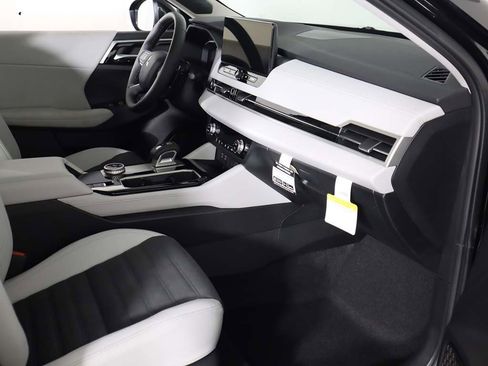 New 2025 Mitsubishi Outlander SE image 28