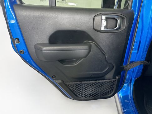 Used 2023 Jeep Wrangler Unlimited AWD/4WD image 24