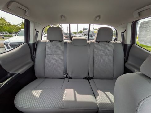Used 2020 Toyota Tacoma SR5 AWD/4WD image 21