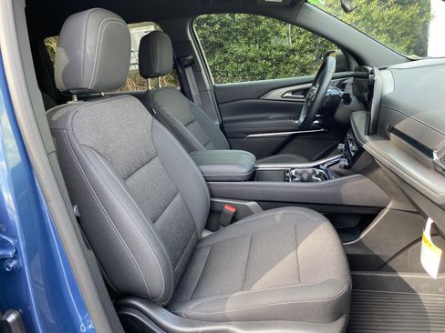 Used 2026 Chevrolet Traverse LT image 33