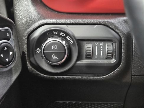 Used 2021 Jeep Gladiator Rubicon AWD/4WD image 18
