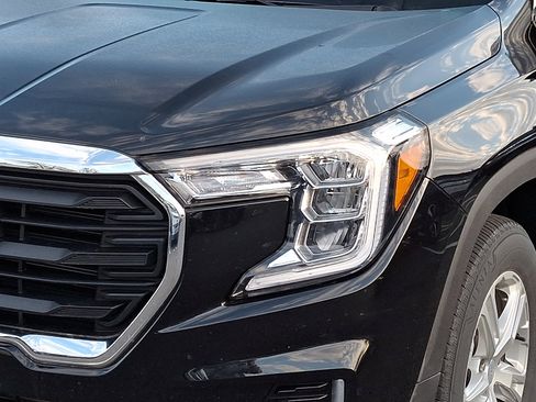 Certified 2023 GMC Terrain SLE w/ Driver Convenience Package image 6