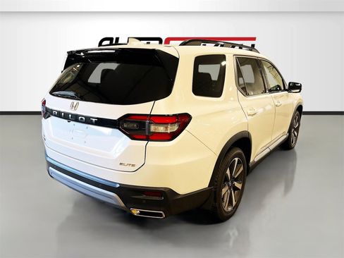 Used 2025 Honda Pilot Elite image 7