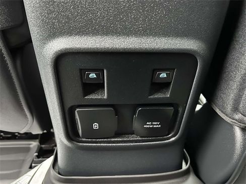 Used 2024 Ford Bronco Badlands image 17