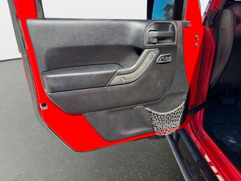 Used 2016 Jeep Wrangler Unlimited Sport image 17