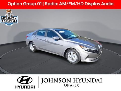 Certified 2023 Hyundai Elantra SE image 2