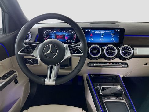 New 2026 Mercedes-Benz GLB 250 4MATIC image 24
