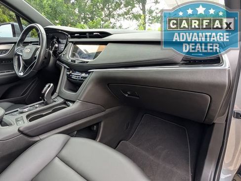 Used 2022 Cadillac XT6 Luxury w/ LPO, Floor Liner Package FWD image 28