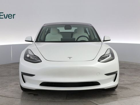 Used 2023 Tesla Model 3 Standard Range image 3