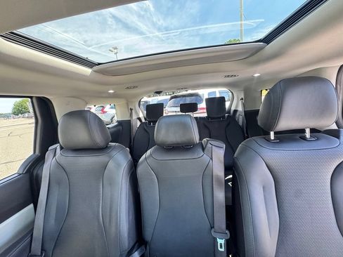 Used 2024 Kia Carnival SX Prestige FWD image 27