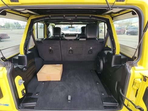 Used 2022 Jeep Wrangler Unlimited Sahara image 7