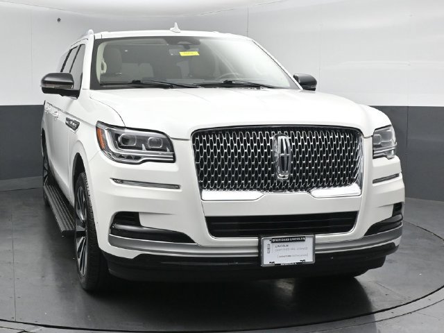 Certified 2023 Lincoln Navigator Reserve RWD image 2