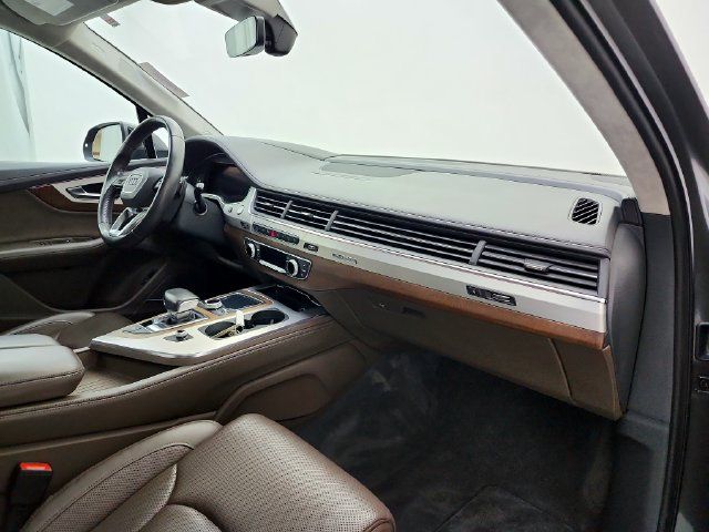 Used 2019 Audi Q7 3.0T Prestige w/ Prestige Package AWD/4WD image 18