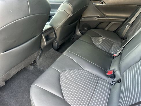 Used 2022 Toyota Camry SE w/ Carpet Mat Package (TMS) image 11