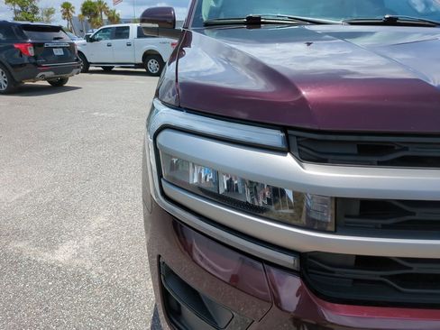 Used 2024 Ford Expedition XLT RWD image 9