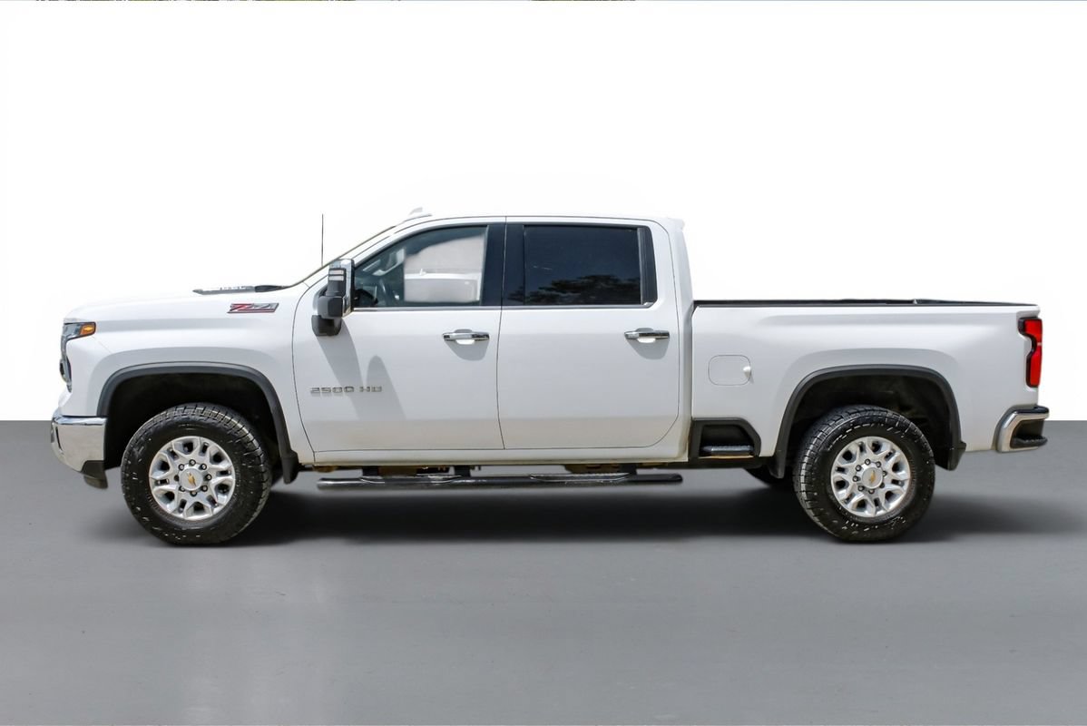 Used 2025 Chevrolet Silverado 2500 LTZ w/ LTZ Convenience Package AWD/4WD image 9