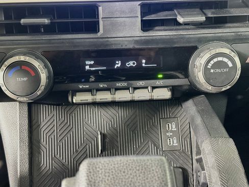 Used 2025 Toyota 4Runner SR5 AWD/4WD image 24