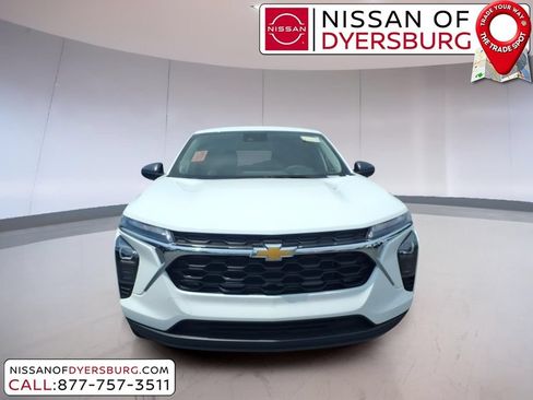 Used 2026 Chevrolet Trax LS FWD image 8
