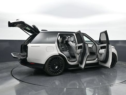 Used 2025 Land Rover Range Rover SV AWD/4WD image 51