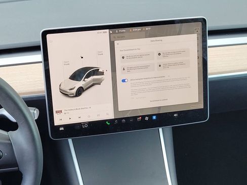 Used 2021 Tesla Model Y Long Range image 14