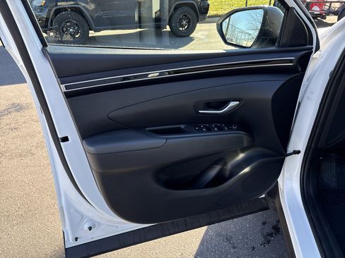 Used 2022 Hyundai Santa Cruz SEL Premium image 15