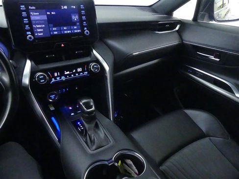 Used 2021 Toyota Venza XLE image 13