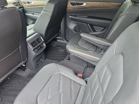 New 2026 Volkswagen Atlas SE FWD image 18