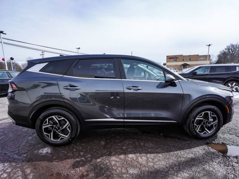 Used 2024 Kia Sportage LX image 4