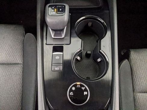 Used 2024 Nissan Rogue SV image 9