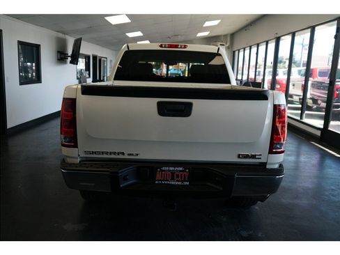Used 2013 GMC Sierra 1500 SLT w/ SLT White Diamond Edition AWD/4WD image 6