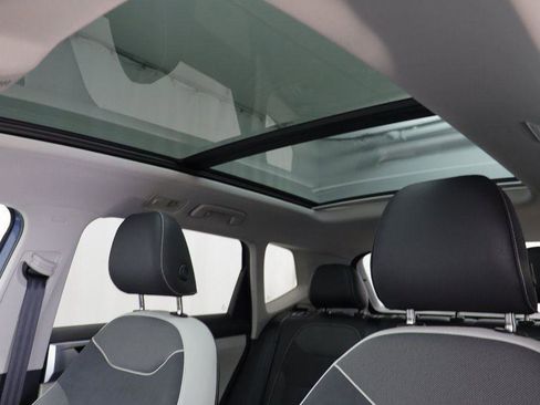 New 2025 Volkswagen Taos SE image 12