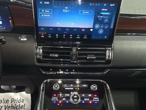Used 2024 Lincoln Navigator Reserve w/ Equipment Group 201A image 7